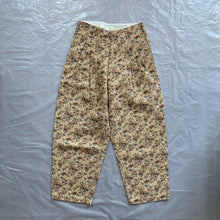 Load image into Gallery viewer, aw2011 CDGH+ Beige Gobelin Tapestry Floral Double Pleated Trouser - Size XS